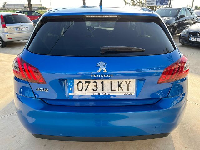 PEUGEOT 308 ALLURE 1.2 PURETECH AUTO SPANISH LHD IN SPAIN 31000 MILES SUPER 2020